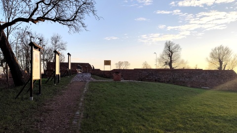 Historia zamku Sędziwoja Pałuki przy ruinach w Szubinie. Fot. Żaneta Walentyn/PR PiK