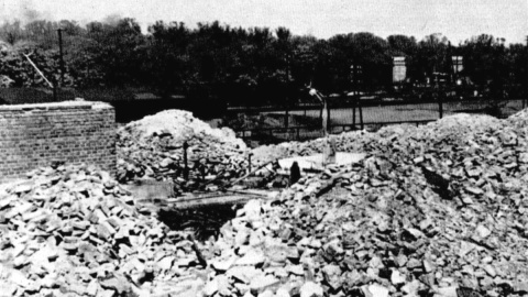 Pozostałości zburzonego przez Niemców budynku Rozgłośni Pomorskiej Polskiego Radia (1945)