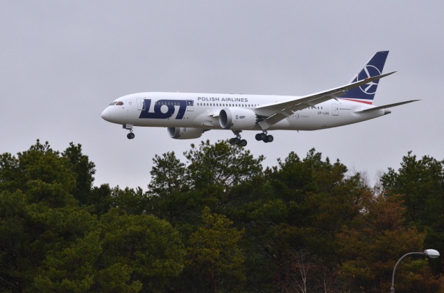 Dreamliner PLL LOT - rejsy z Warszawy do Pragi i z powrotem