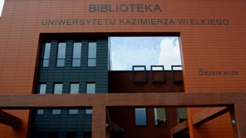 Nowy gmach Biblioteki UKW w Bydgoszczy prezentuje się imponująco. Fot. Janusz Wiertel-11