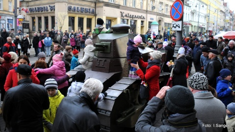 Ulicę Gdańską w Bydgoszczy pokrył "kurz historii" ukazując ją tak jak wyglądała w XX-leciu międzywojennym.