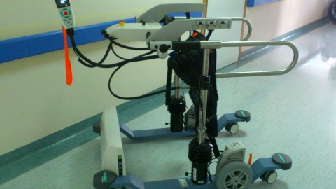 W Grudziądzu automat będzie uczył pacjentów chodzenia