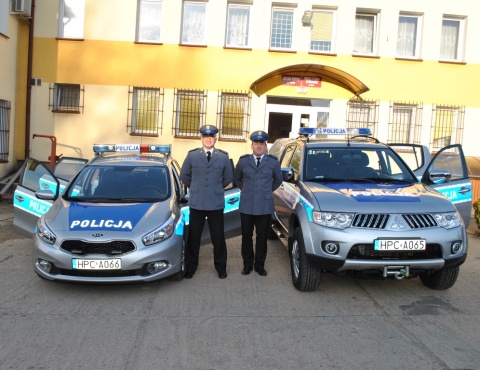Nowe radiowozy dla policjantów z Osia i Pruszcza