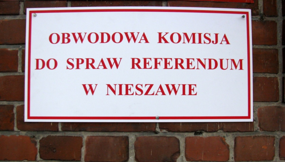 Niespełna 500 osób wzięło udział w niedzielnym referendum dotyczącym odwołania burmistrza i rady miasta w Nieszawie. Fot. Zdzisław Drążkowski