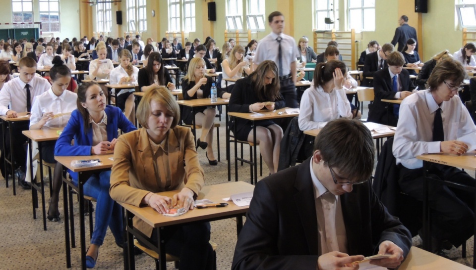 Pisemny egzamin z języka polskiego w kujawsko-pomorskim zdaje 23 tys 522 uczniów. Fot. Michał Zaręba.