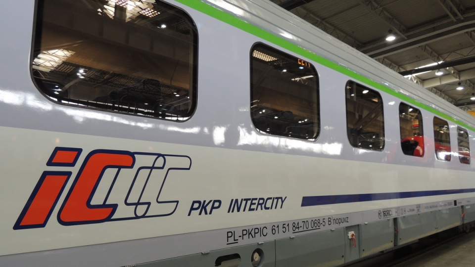 Bydgoskie zakłady "Pesa" zajmują się modernizacją 38 wagonów. Pierwsze z nich przekazano już do PKP Intercity. Fot. Tatiana Adonis.