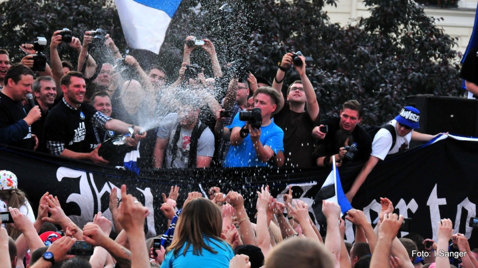 W Bydgoszczy świętowano awans Zawiszy do piłkarskiej ekstraklasy.