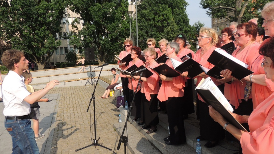 Artyści reprezentujący najróżniejsze gatunki muzyczne opanowali toruńską Starówkę. Fot. Michał Zaręba