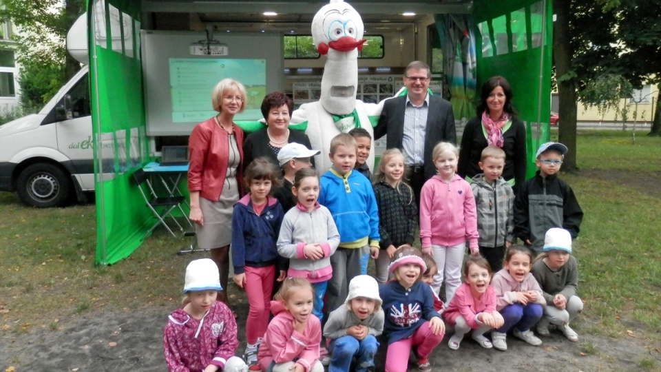 W ciągu dwóch lat Ekobus odwiedzi 300 szkół i przedszkoli w Bydgoszczy i Toruniu i okolicznych gminach. Będzie przekazywał wiedzę ekologiczną najmłodszym mieszkańcom. Fot. pronatura.bydgoszcz.pl