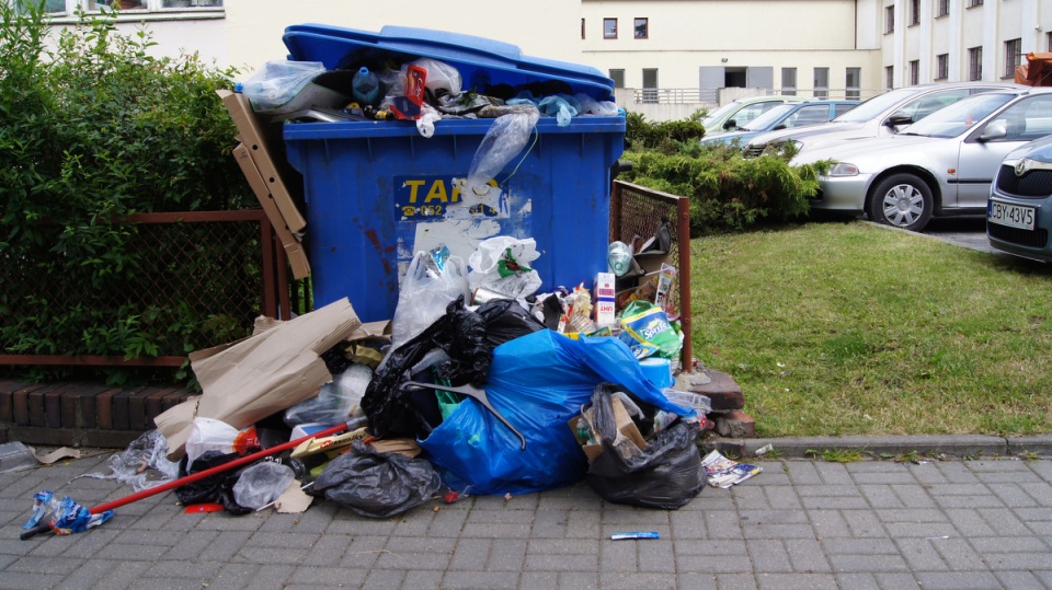 Od 01 lipca weszła w życie nowa ustawa o nowym systemie gospodarki odpadami. Wciąż tworzą się problemy i rodzą się pytania. Fot. Henryk Żyłkowski