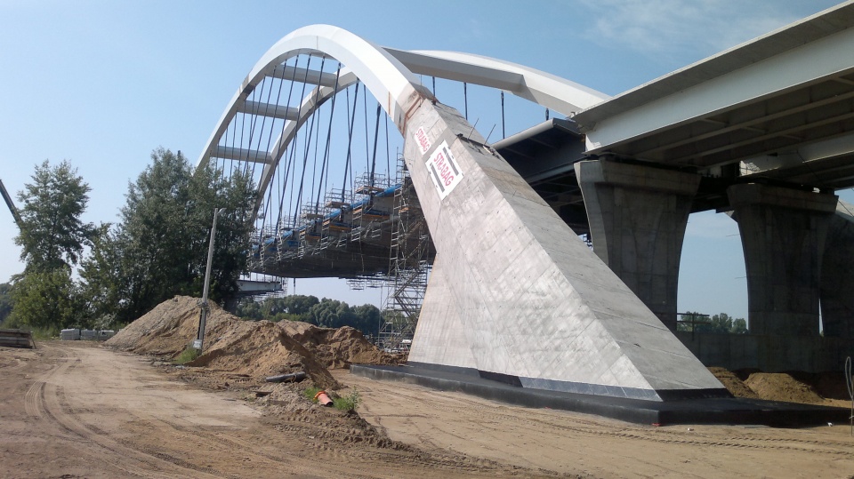 Trwa kolejny etap budowy mostu w Toruniu. Fot. Adriana Andrzejewska