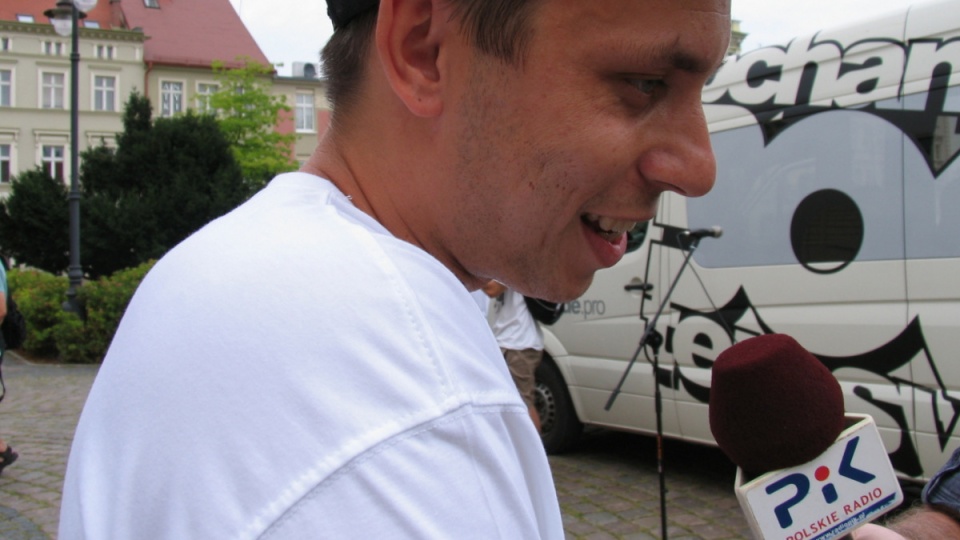 Przed wyjazdem na tournee Bisza i zespół B.O.K. żegnał uroczyście prezydent Bydgoszczy, Rafał Bruski. Fot. Tomasz Kaźmierski