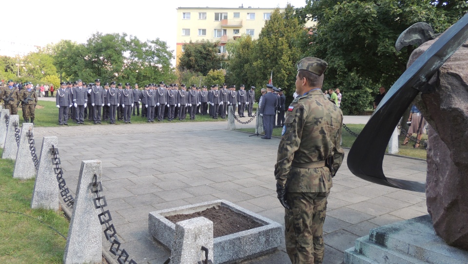 Uroczystość z okazji Święta Lotnictwa odbyła się przy pomniku ku czci poległych lotników na bydgoskim Błoniu. Fot. Monika Siwak-Waloszewska