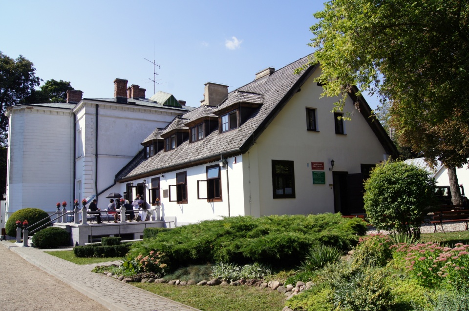 Dworek w Drozdowie w którym obecnie znajduje się Muzeum Przyrody. (fot. H. Żyłkowski)