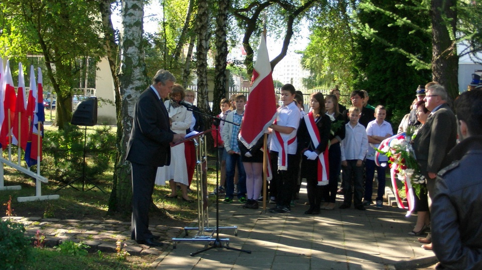Na cmentarzu na Wzgórzu Wolności odbyły sie uroczystości. Fot. Lech Przybyliński.