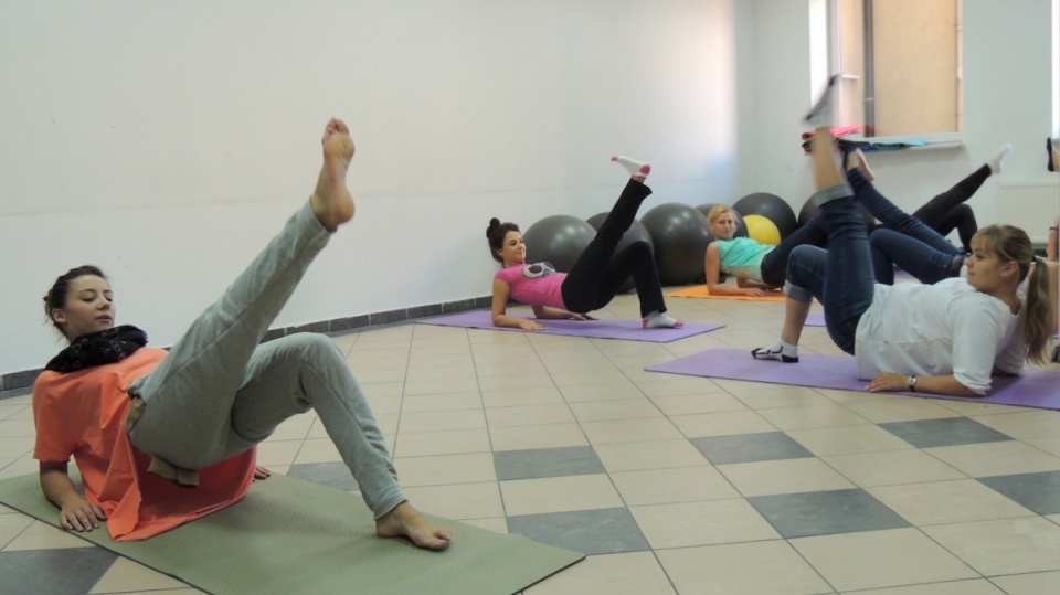 Bezpłatne badania, joga, masaże, pomiar masy ciała - Akcja w Bydgoskiej Szkole Wyższej odbyła się w ramach Światowego Dnia Fizjoterapii. Fot. Tatiana Adonis