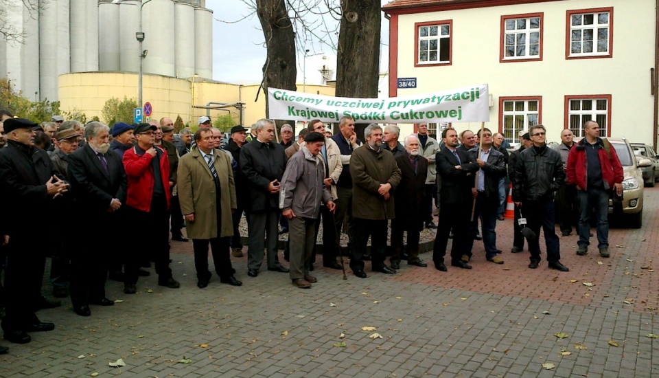 Manifestacja rolinków w Kruszwicy była formą protestu przeciwko prywatyzacji Krajowej Spółki Cukrowej. Fot. Andrzej Krystek