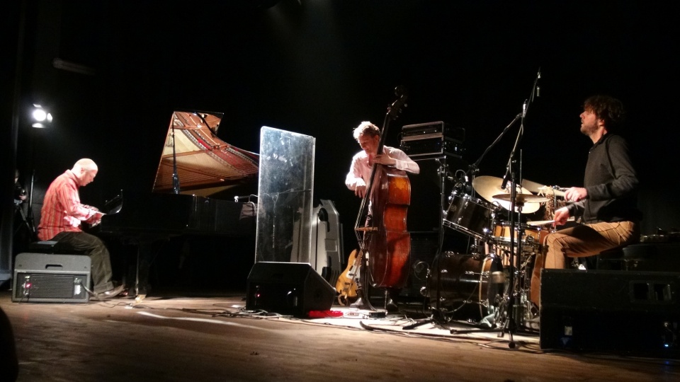 Gwiazda festiwalu: Medeski, Martin and Wood na festiwalowej scenie. Fot. Tomasz Kaźmierski.