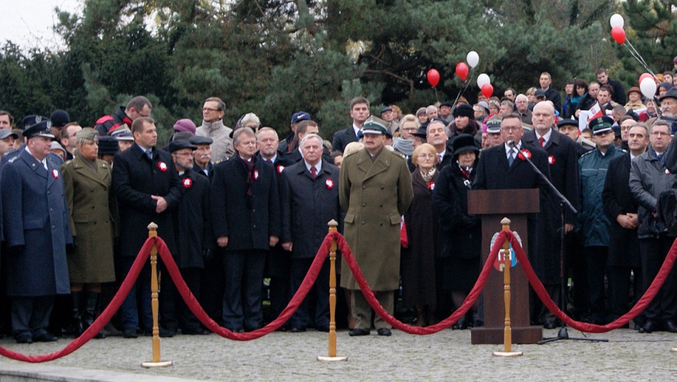 Główna uroczystość Święta Niepodległości w Toruniu, odbyła się przy pomniku marszałka Józefa Piłsudskiego na Placu Rapackiego. Fot. Adriana Andrzejewska