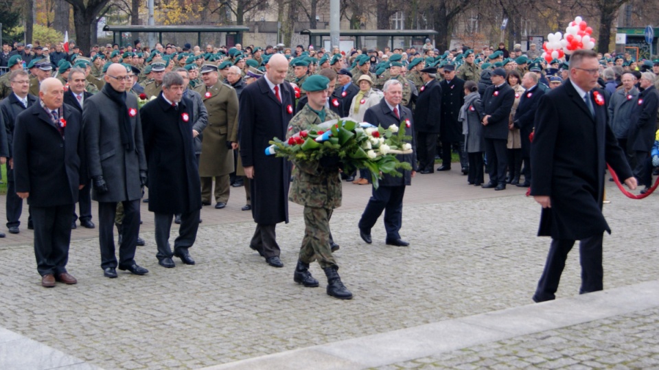 Główna uroczystość Święta Niepodległości w Toruniu, odbyła się przy pomniku marszałka Józefa Piłsudskiego na Placu Rapackiego. Fot. Adriana Andrzejewska