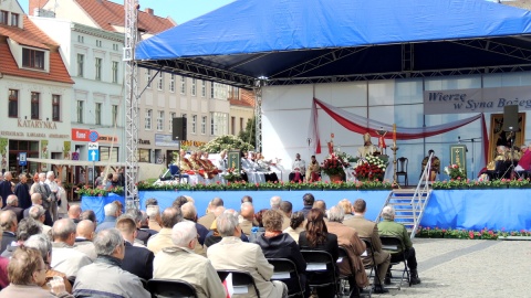 Uroczystości rocznicowe rozpoczęły się mszą święta na Starym Rynku. Fot. Tatiana Adonis