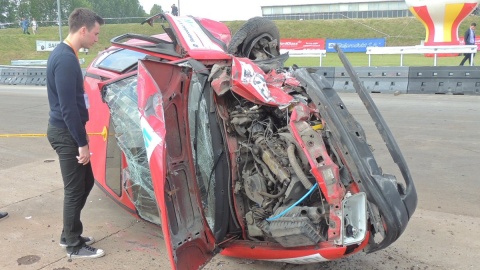 Podczas konferencji można było obserwować crash-testy. Fot. Monika Kaczyńska.