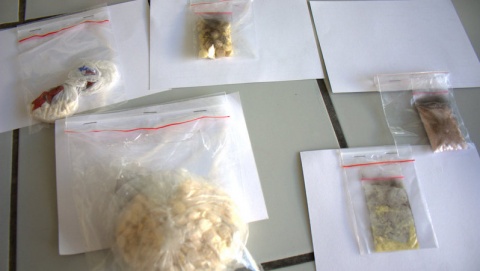 Policjanci CBŚ zatrzymali podejrzanych o handel narkotykami