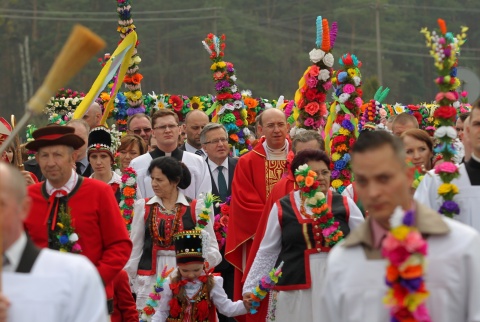 Prezydent Komorowski wziął udział w obchodach Niedzieli Palmowej