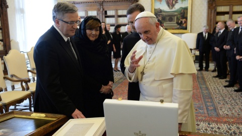 Prezydent Komorowski na audiencji u papieża Franciszka