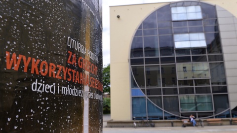 Kard. Dziwisz: nie wolno porównywać bólu oczyszczenia z bólem krzywdy [wideo]