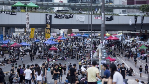W Hongkongu policja przestrzega demonstrantów przed eskalacją protestu