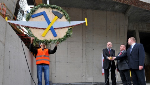 Wiecha nad przyszłą salą koncertową w Toruniu