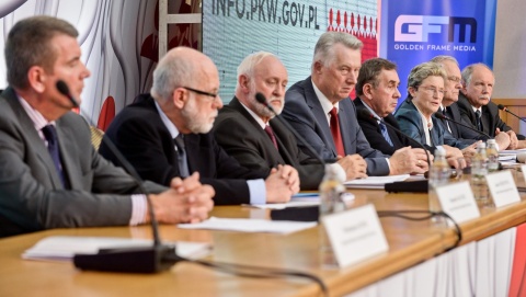 Sejmiki: PO - 179 mandatów, PiS - 171, PSL - 157