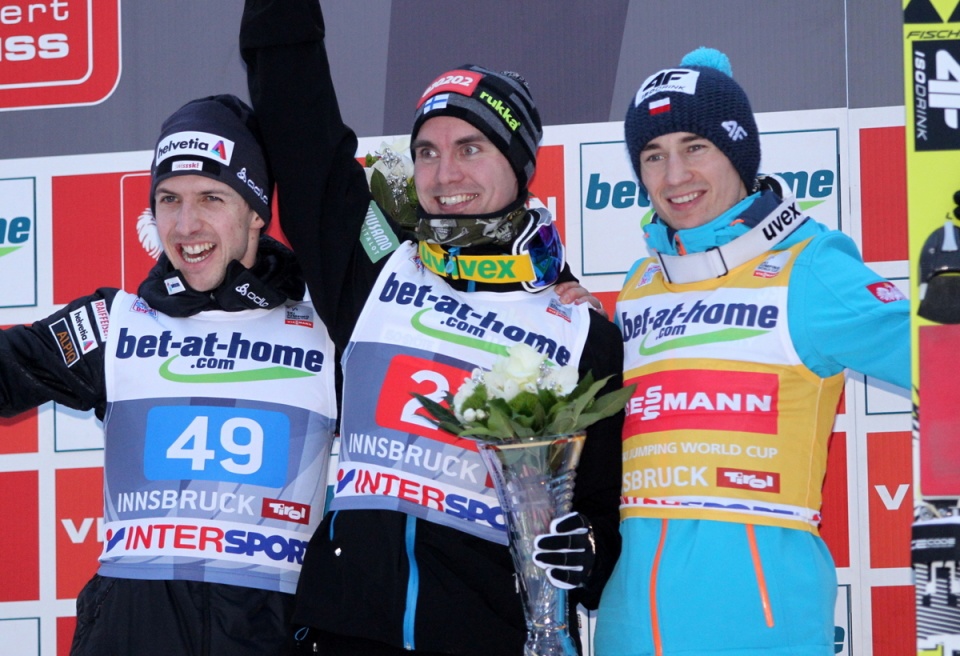 Kamil Stoch uzyskał 126,5 m i zajął III miejsce w konkursie TCS w Innsbrucku. PAP/Grzegorz Momot