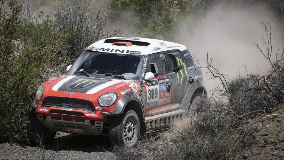 Krzysztof Hołowczyc na trasie 3. etapu Rajdu dakar. Fot. PAP/EPA/NICOLAS AGUILERA