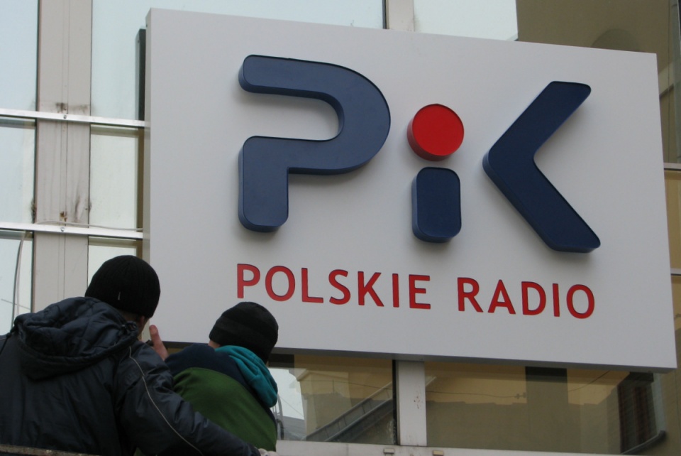 6 lutego zmieniono znak graficzny Polskiego Radia PiK na budynku bydgoskiej siedziby rozgłośni. Fot. Janusz Wiertel
