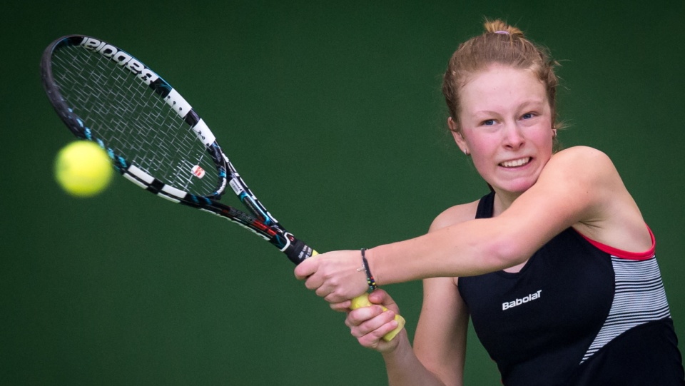 Magdalena Fręch - zwyciężczyni gry pojedynczej kobiet Mistrzostw Polski w tenisie OSTROMECKO CUP 2014. Fot. PAP/Tytus Żmijewski