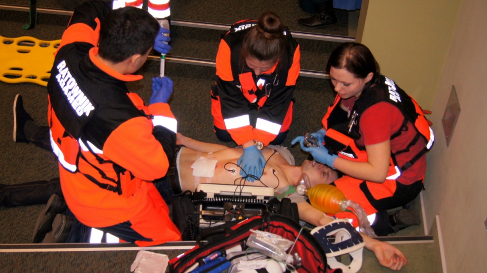 Pozorowany atak terrorystyczny był częścią dni otwartych Collegium Medicum UMK w Bydgoszczy. Fot. Henryk Żyłkowski
