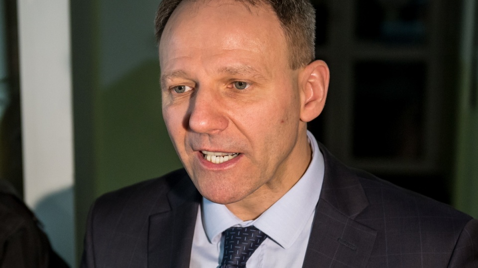 Decyzja ma związek z incydentem z udziałem Protasiewicza na lotnisku we Frankfurcie. Fot. PAP/Maciej Kulczyński
