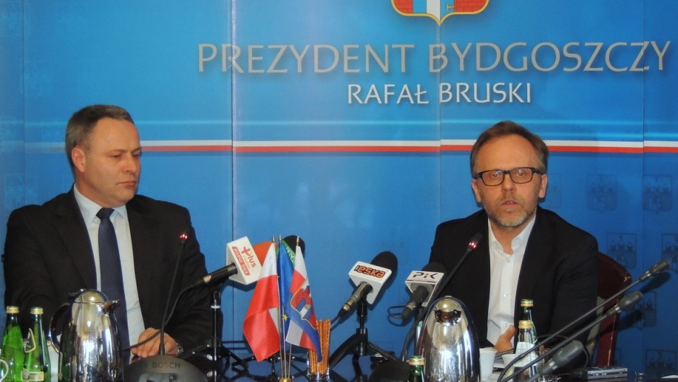 Prezydent Bydgoszczy Rafał Bruski (L) i architekt Miroslaw Nizio (P). Fot. Tatiana Adonis