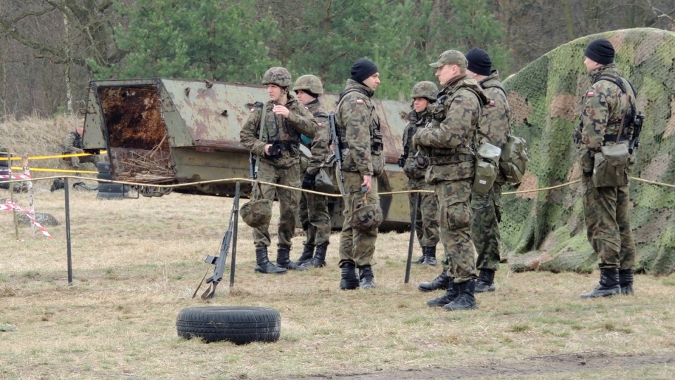 Strzelnica garnizonowa na bydgoskich Jachcicach zamieniła się w czwartek w prawdziwy poligon. Fot. Tatiana Adonis