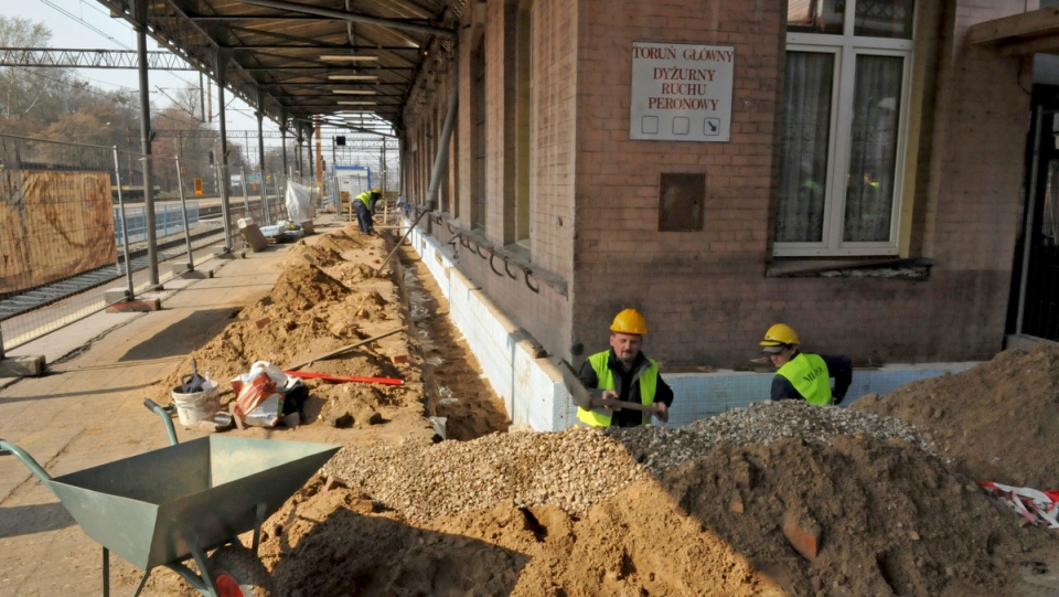 Modernizacja kolejowego Dworca Głównego w Toruniu nabiera tempa. Fot. Urząd Miasta Torunia