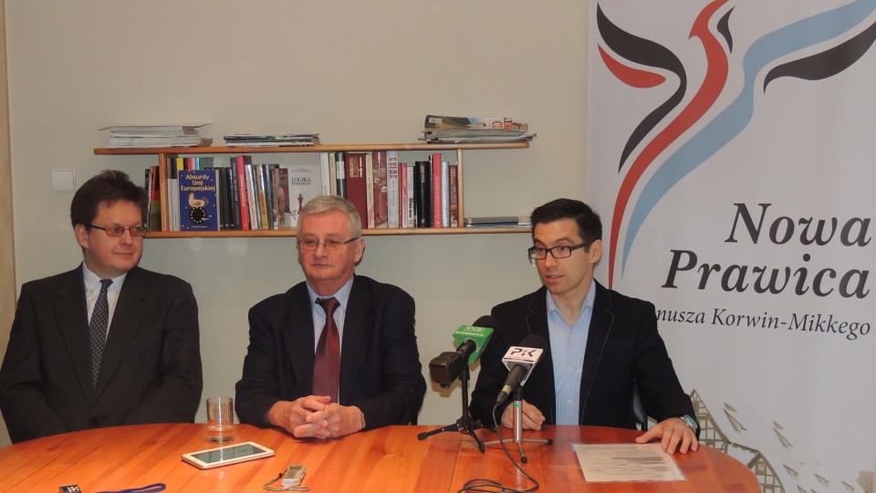 Jesteśmy za silną Europą, ale przeciwko Unii Europejskiej - mówili przedstawiciele KNP podczas konferencji. Fot. Tatiana Adonis.