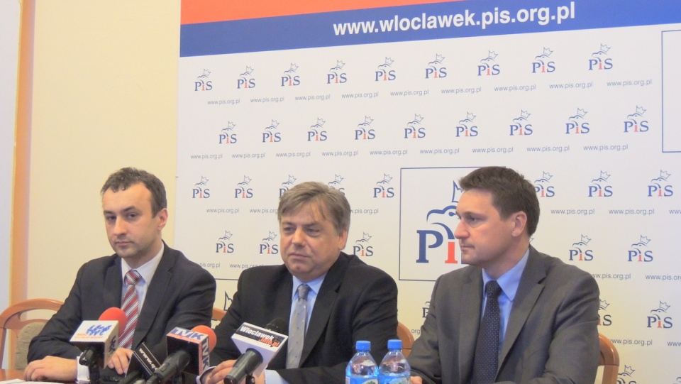 Kandydat PiS spotkał się tylko z dziennikarzami. Fot. Marek Ledwosiński