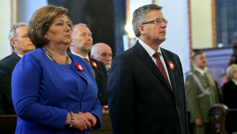 Mszę z udziałem Bronisława Komorowskiego i jego małżonki, odprawiono w warszawskiej archikatedrze Św. Jana Chrzciciela. Fot. PAP/Rafał Guz