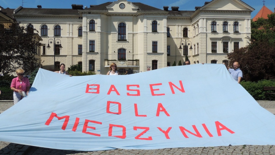 Mieszkańcy Miedzynia i Prądów nie ustają w walce o wybudowanie przez miasto basenu na ich terenie. Fot. Tatiana Adonis