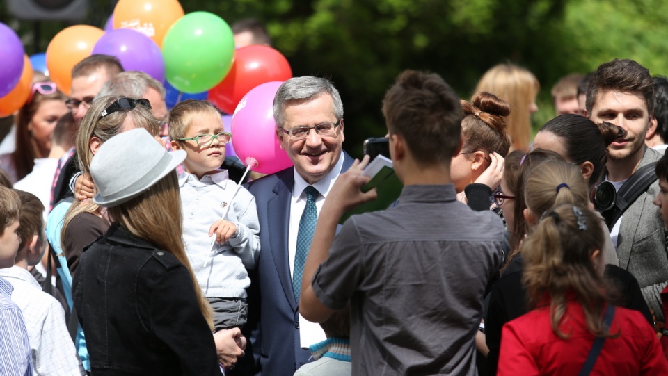 Prezydent Bronisław Komorowski podczas obchodów Dnia Dziecka w Pałacu Prezydenckim w Warszawie. Fot. PAP/Leszek Szymański