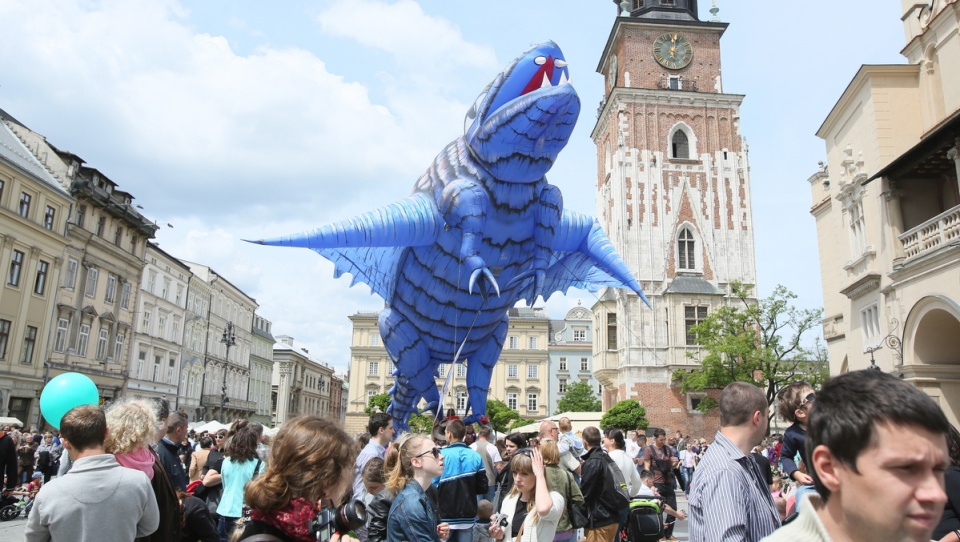 Wielka Parada Smoków przeszła ulicami krakowskiego Starego Miasta. Fot. PAP/Stanisław Rozpędzik