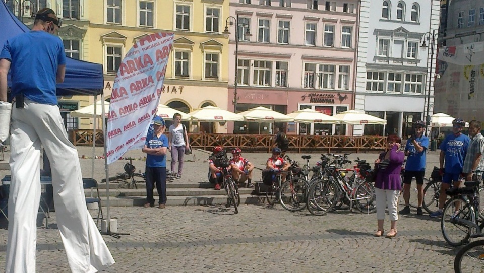 Po drodze w 10 miastach organizują happeningi ekologiczne. Fot. Andrzej Krystek.