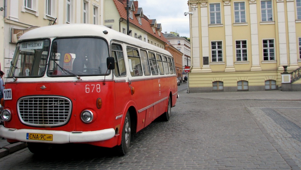 Zabytkowe autobusy Jelcz, zwane "ogórkami", powróciły na ulice Bydgoszczy. Fot. Andrzej Krystek